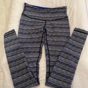 Patterned lulu lemon leggings size 4!
